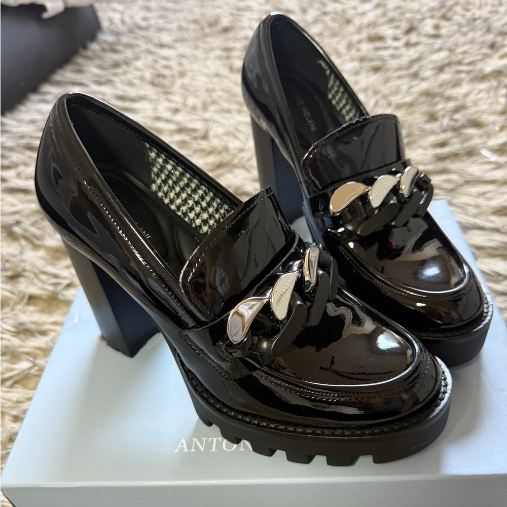 Antonio Melani Parker Black Platform loafers Silver Chain Size 8.5